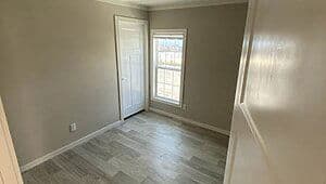 Legend 3260495 bedroom home features